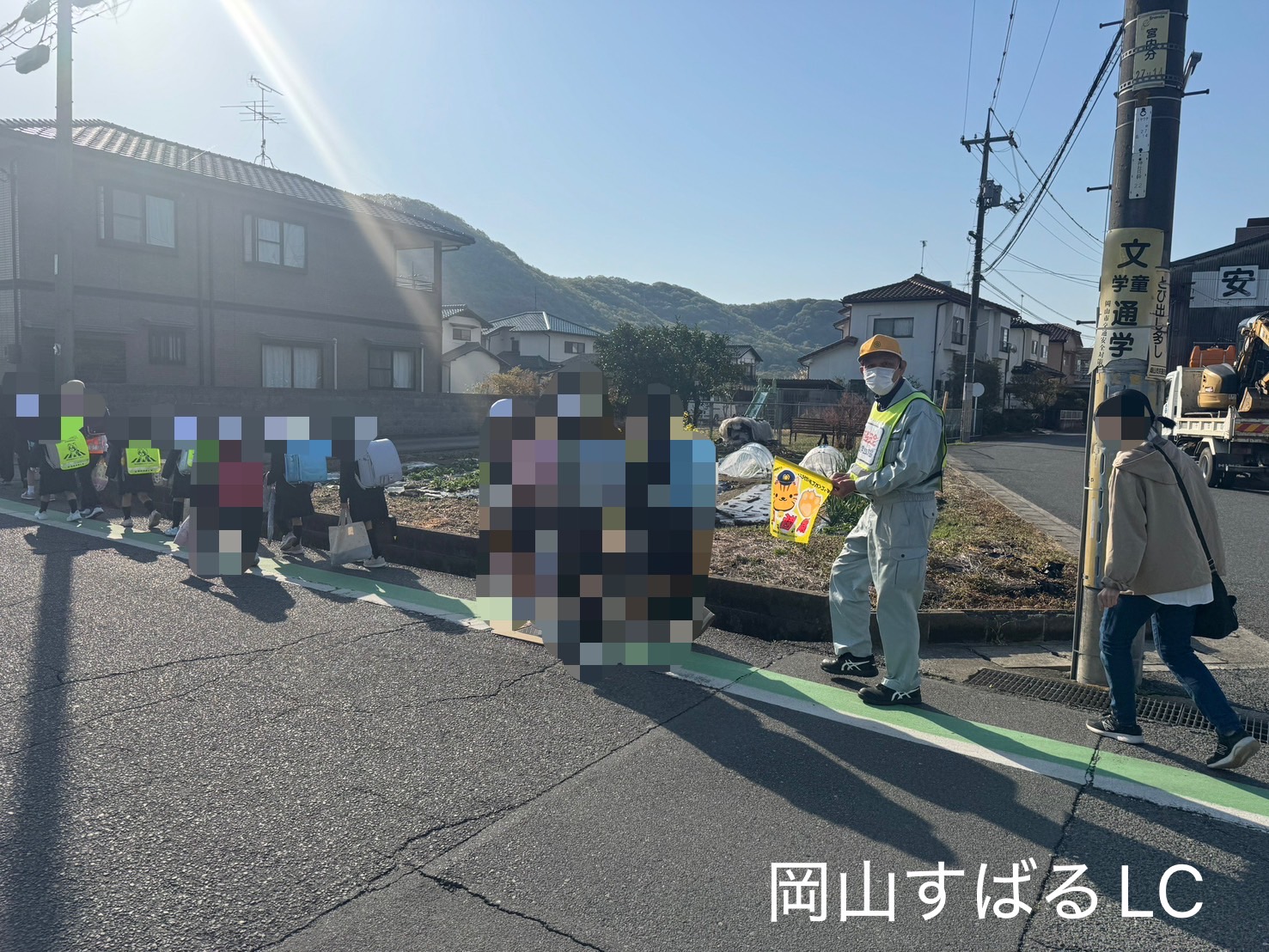 通学路での登校支援活動の様子