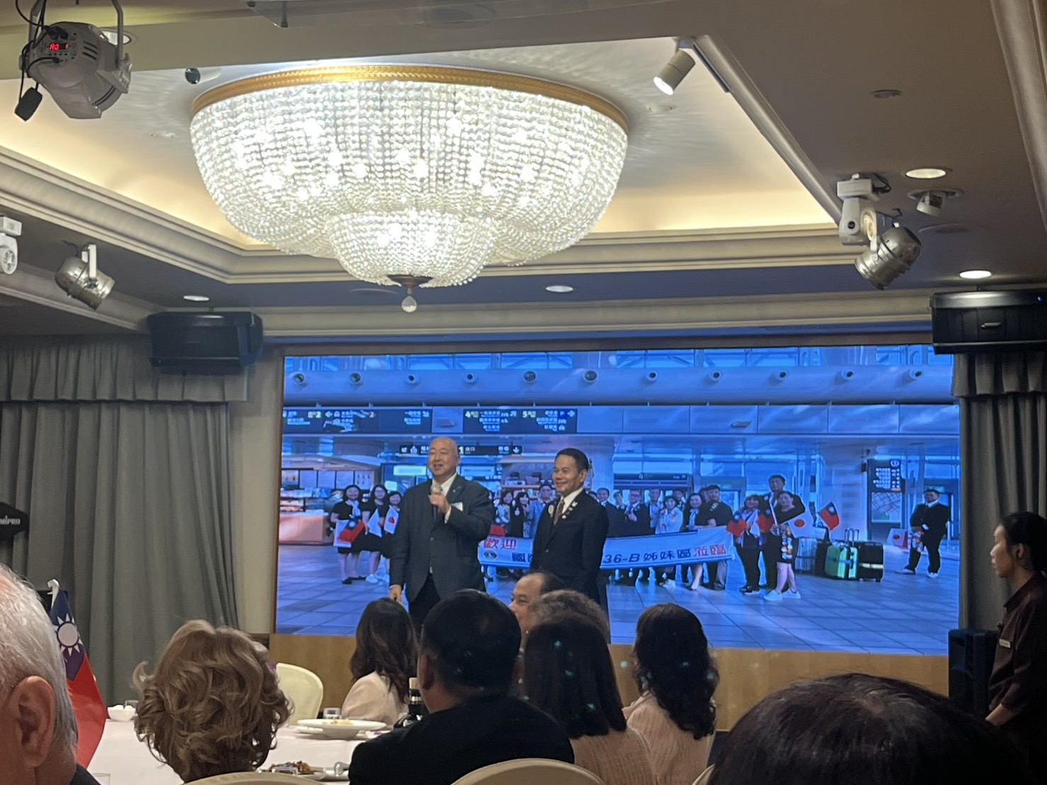 両地区ガバナーの挨拶