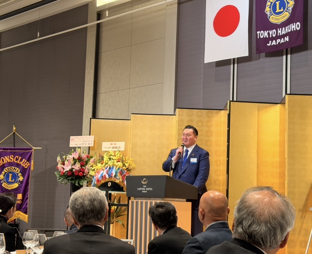 スピーチをする初代会長 L白鵬翔
