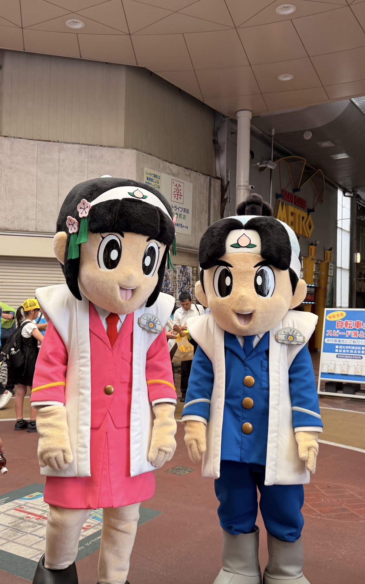 岡山県警キャラクター ももくん・ももかちゃん